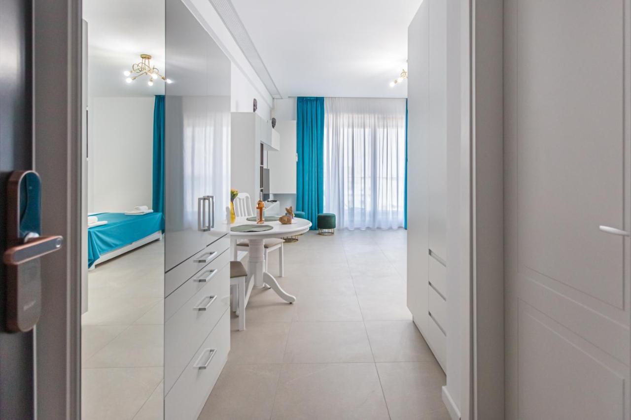 Sea On Aparthotel Mamaia Exterior photo